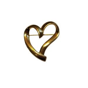 Vintage Trifari Gold Tone Open Heart Brooch Pin Love Valentines Estate Jewelry